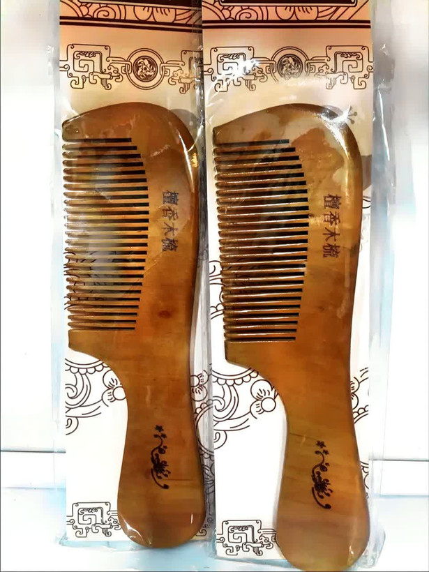 شانه چوبی متوسط با دسته