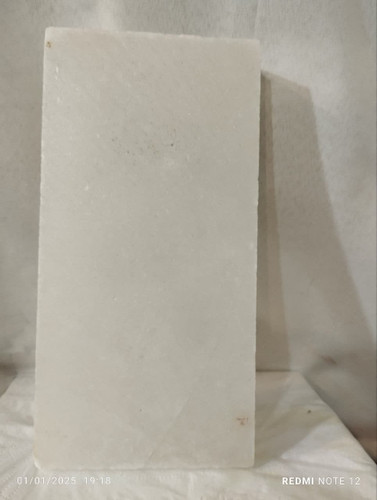 آجر نمکی متوسط